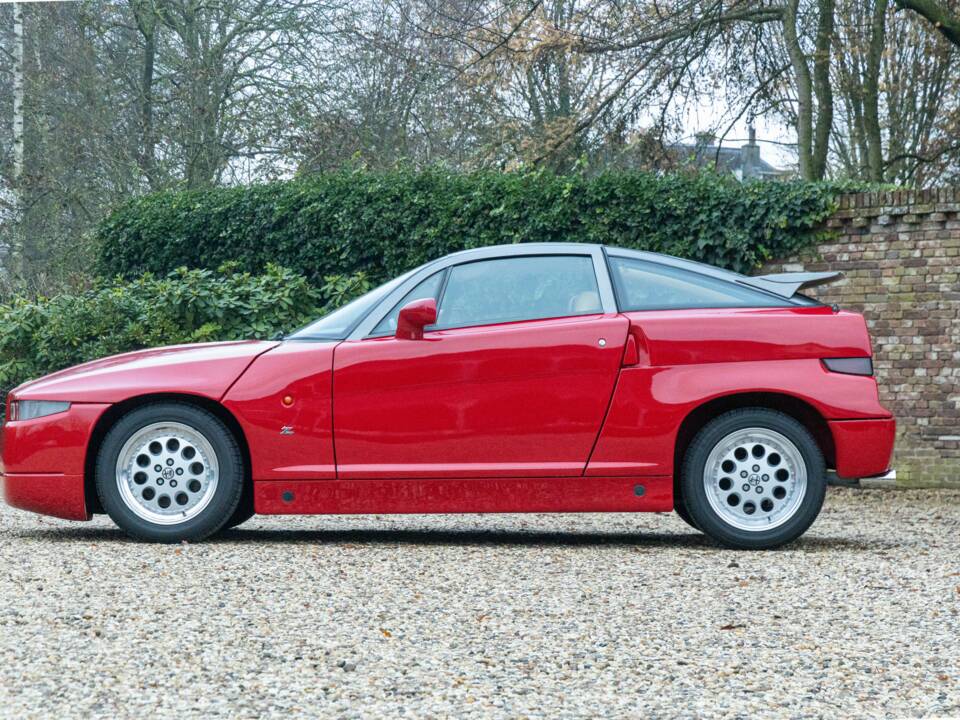 Image 49/50 de Alfa Romeo SZ (1991)
