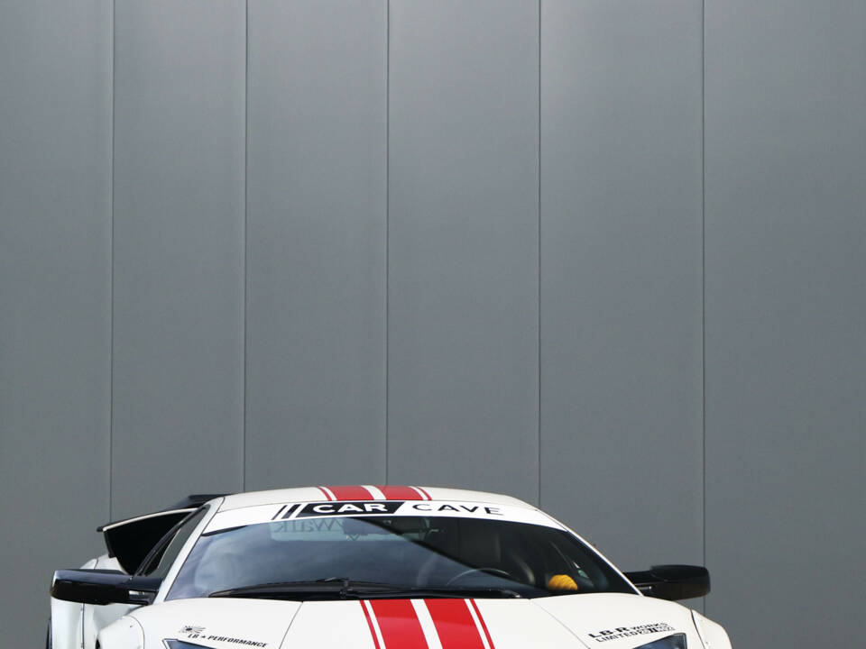 Afbeelding 18/82 van Lamborghini Murciélago (2002)