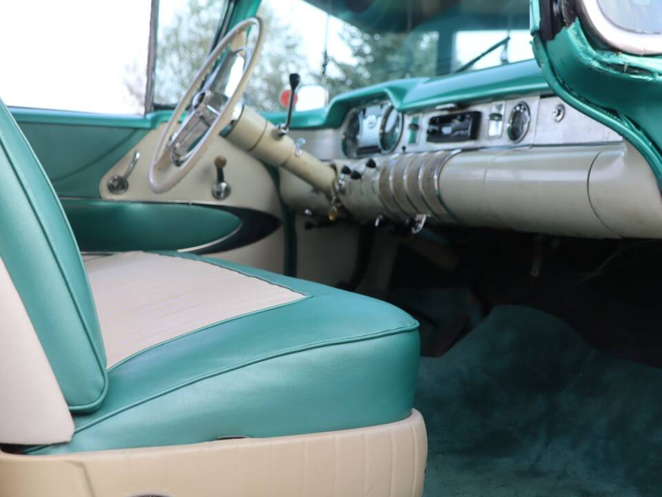 Image 41/50 of Buick 60 Century Riviera (1955)
