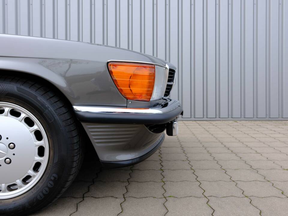 Image 11/97 de Mercedes-Benz 560 SL (1987)