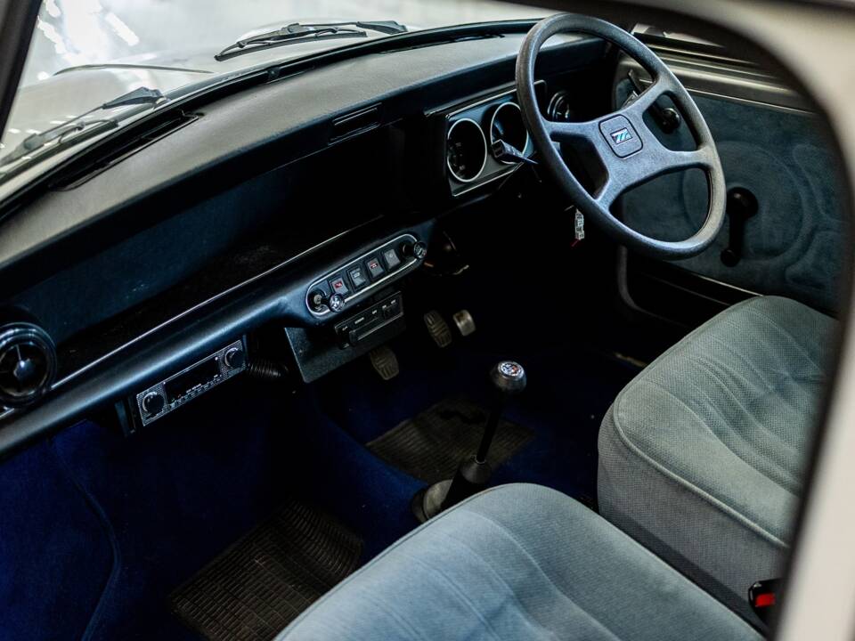 Image 4/43 of Austin Mini Mayfair Sport (1983)