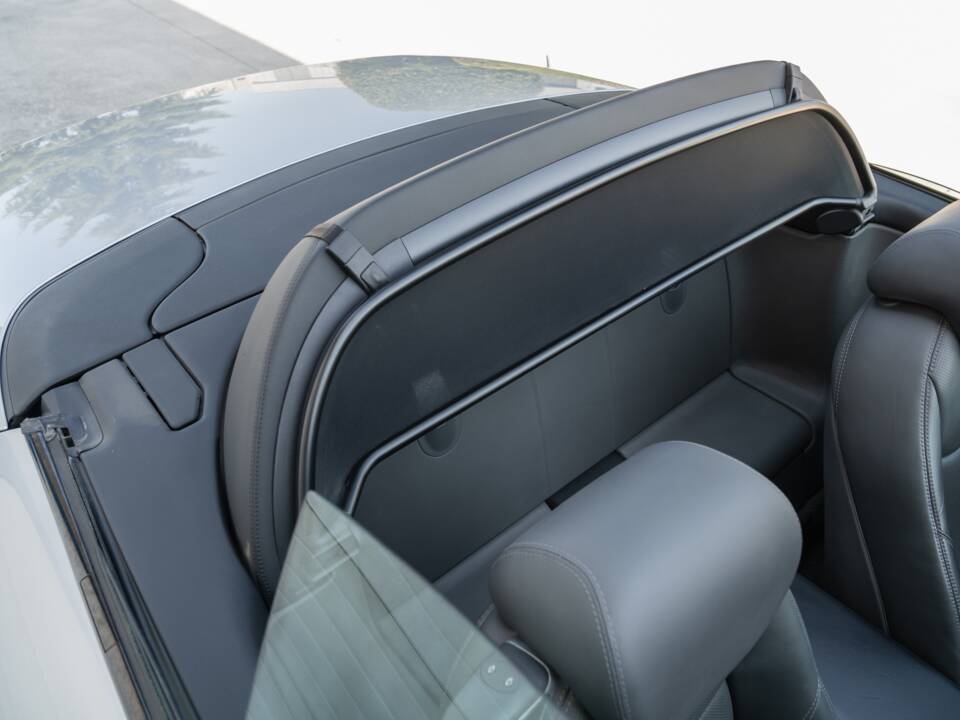 Image 84/86 de Mercedes-Benz SL 500 (2002)