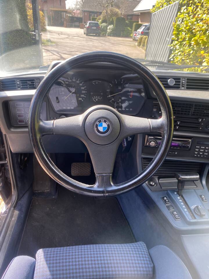 Bild 23/24 von BMW 635 CSi (1987)