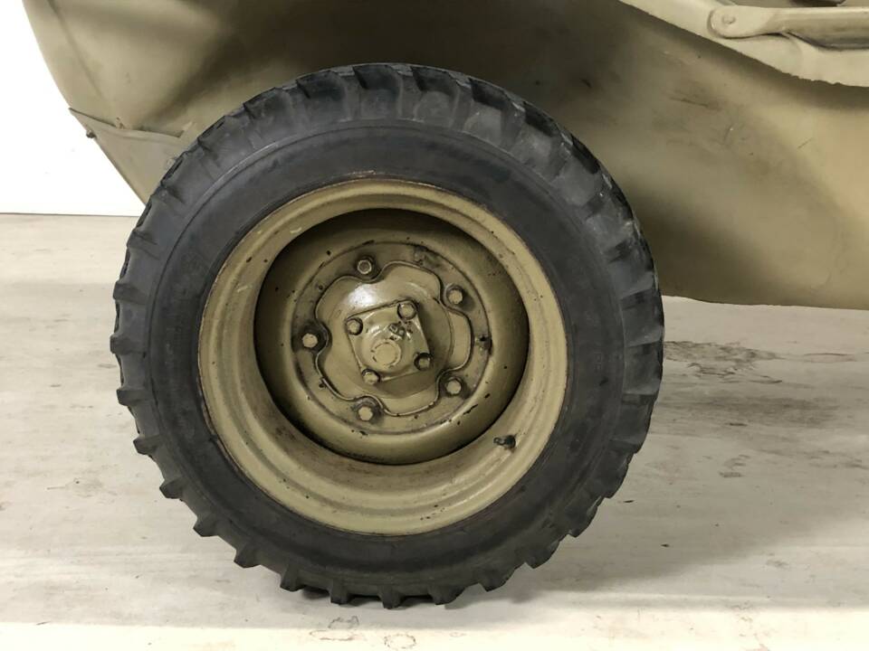 Imagen 12/28 de Volkswagen Schwimmwagen (1944)