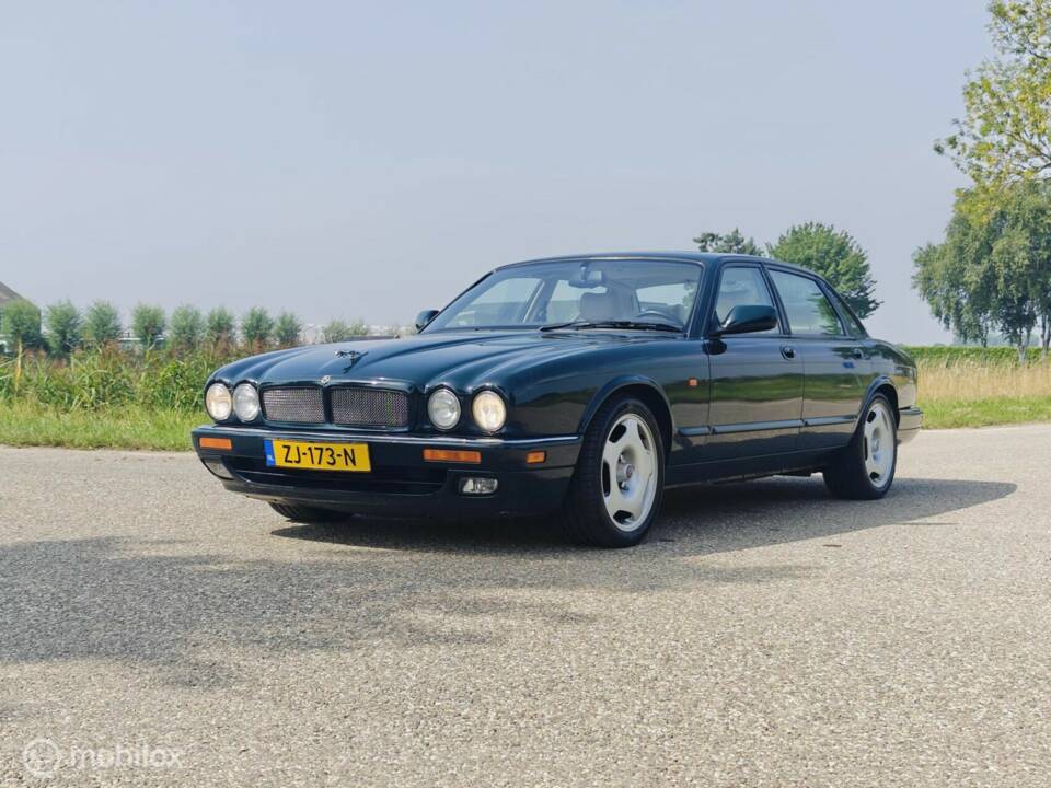 Image 5/50 of Jaguar XJR 4.0 Supercharged (1996)