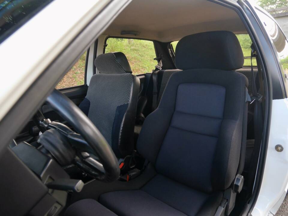 Image 23/26 of Citroën AX Sport (1987)