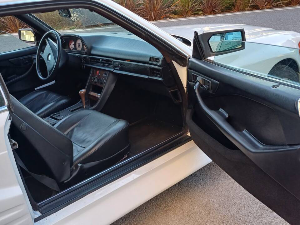 Image 14/65 of Mercedes-Benz 380 SEC (1985)