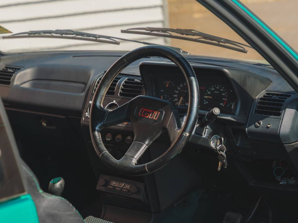 Bild 43/50 von Peugeot 205 GTi 1.9 (1991)