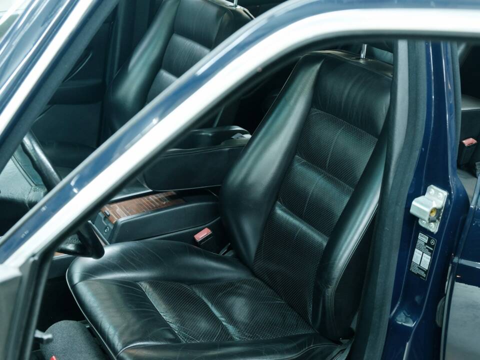 Bild 25/50 von Mercedes-Benz 500 SEL (1990)