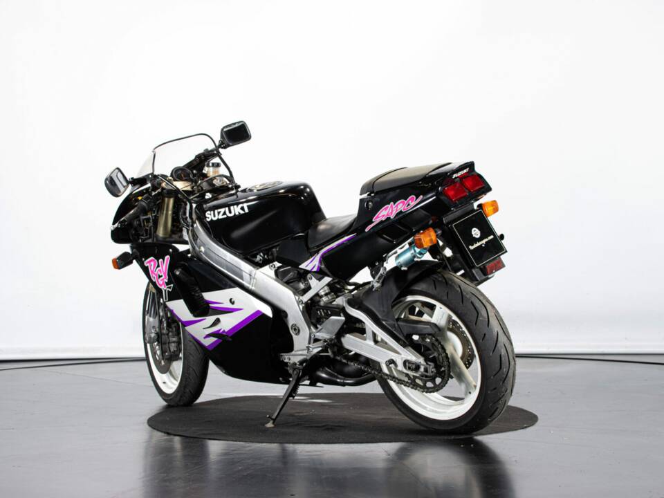 Afbeelding 2/45 van Suzuki RGV 250 Gamma (1992)