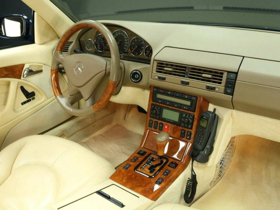 Imagen 21/30 de Mercedes-Benz SL 500 (2000)