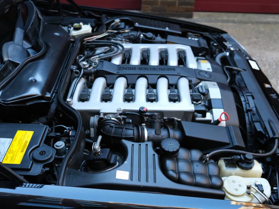Image 52/100 of Mercedes-Benz SL 600 (1998)