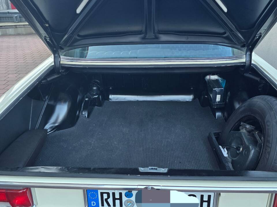 Image 5/9 of Mercedes-Benz 250 C (1972)