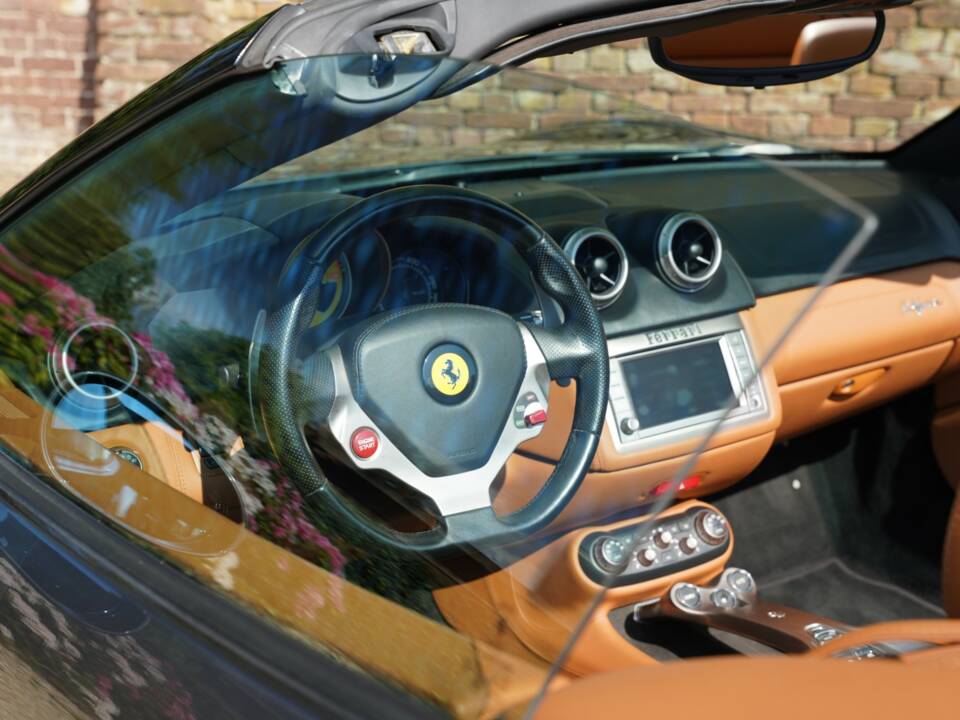 Imagen 23/50 de Ferrari California (2010)