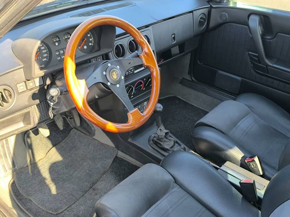 Immagine 3/39 di Alfa Romeo 33 1.7 16v QV (1991)