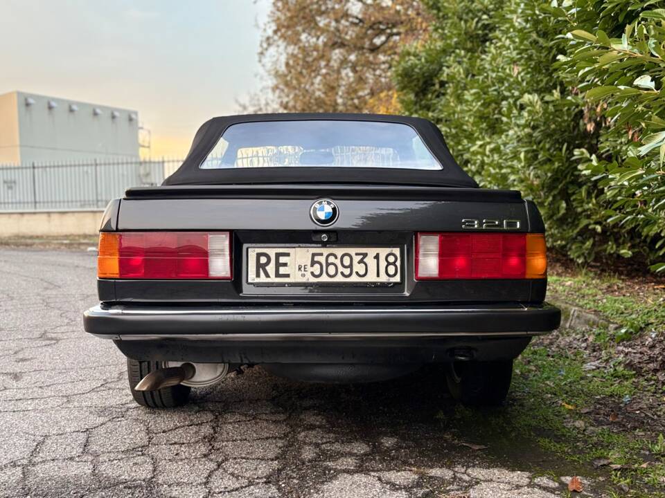 Image 5/27 of BMW 320i (1989)