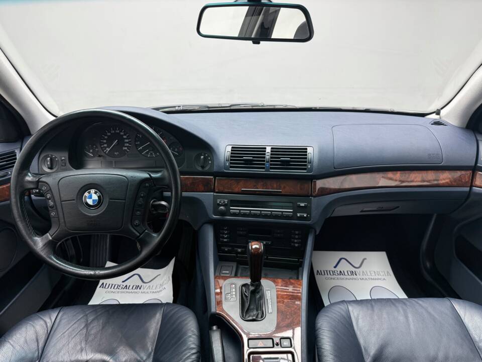 Bild 11/25 von BMW 540i (1998)
