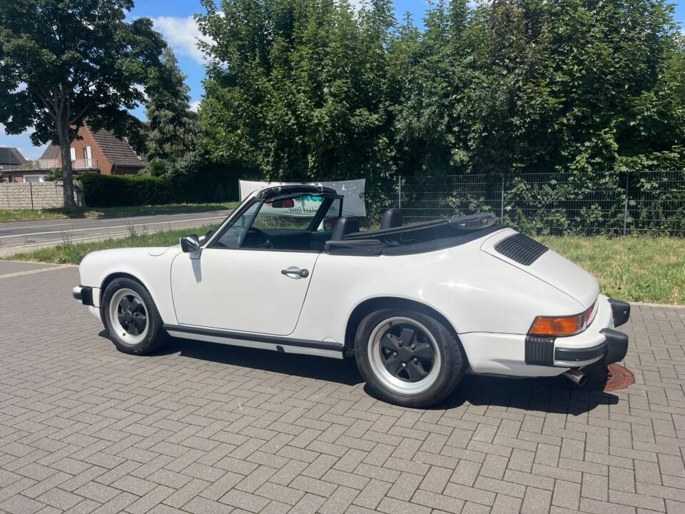 Immagine 8/18 di Porsche 911 Carrera 3.2 (1986)