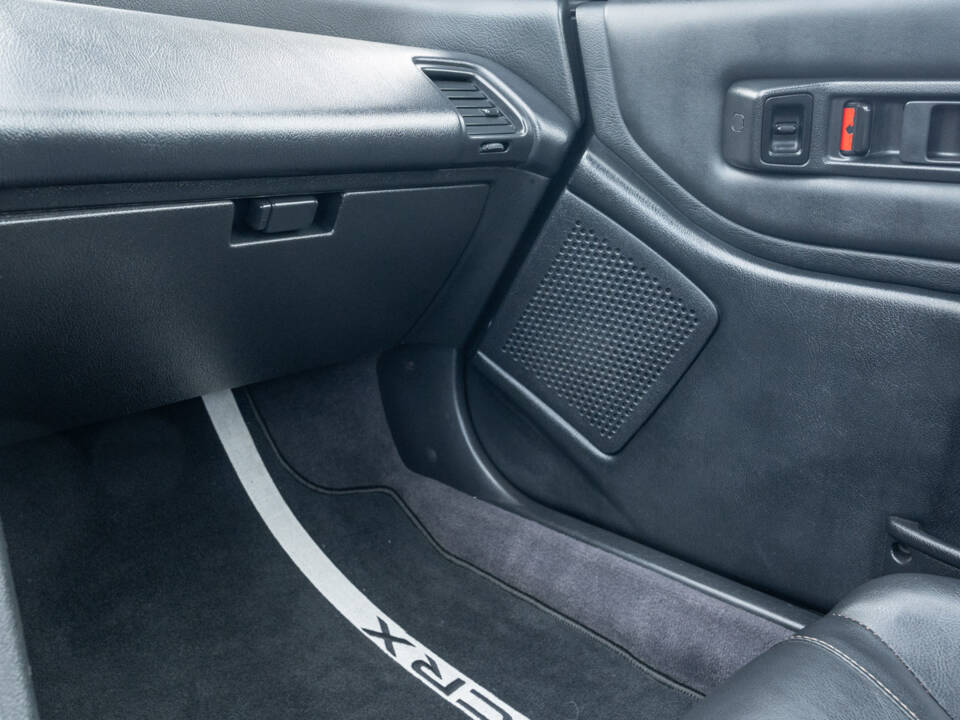 Image 61/80 of Honda CRX (1991)