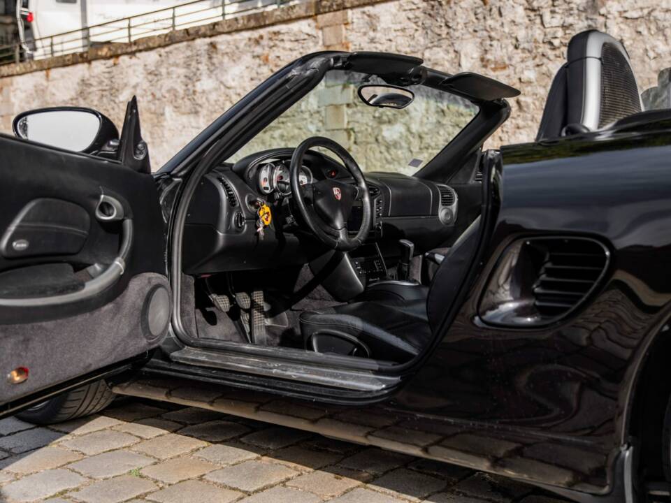 Image 8/14 of Porsche Boxster S (2001)