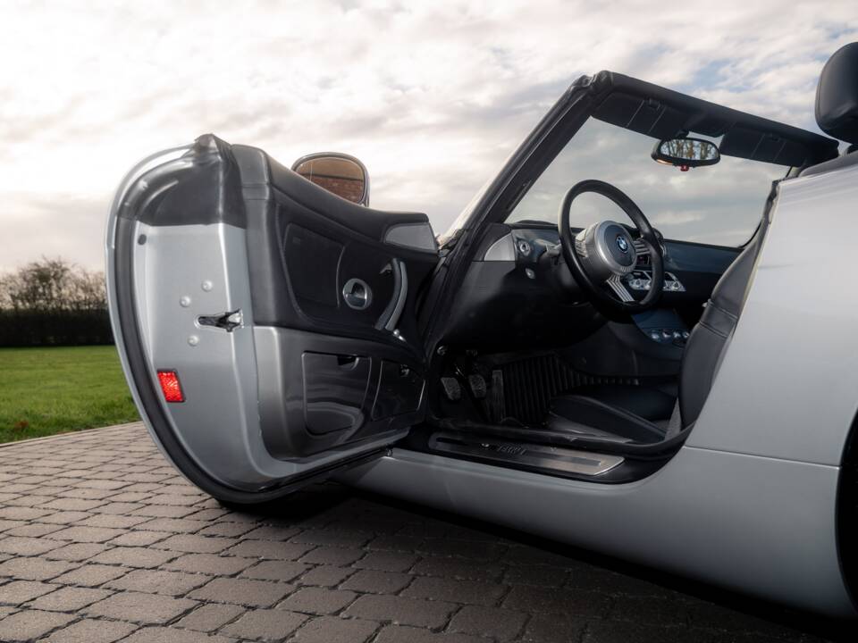Image 79/84 of BMW Z8 (2001)
