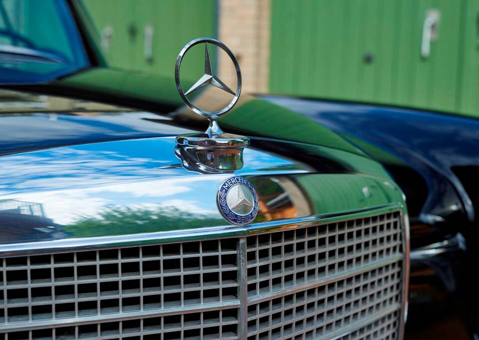 Image 23/188 of Mercedes-Benz 280 SE 3,5 (1971)