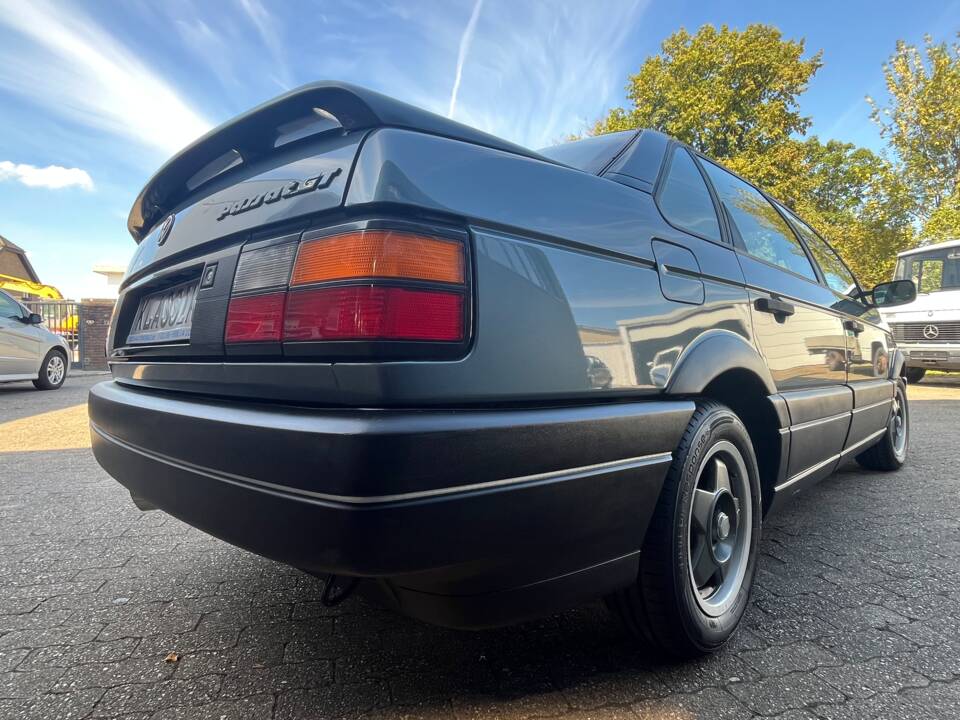 Image 8/33 of Volkswagen Passat 1.8 (1989)