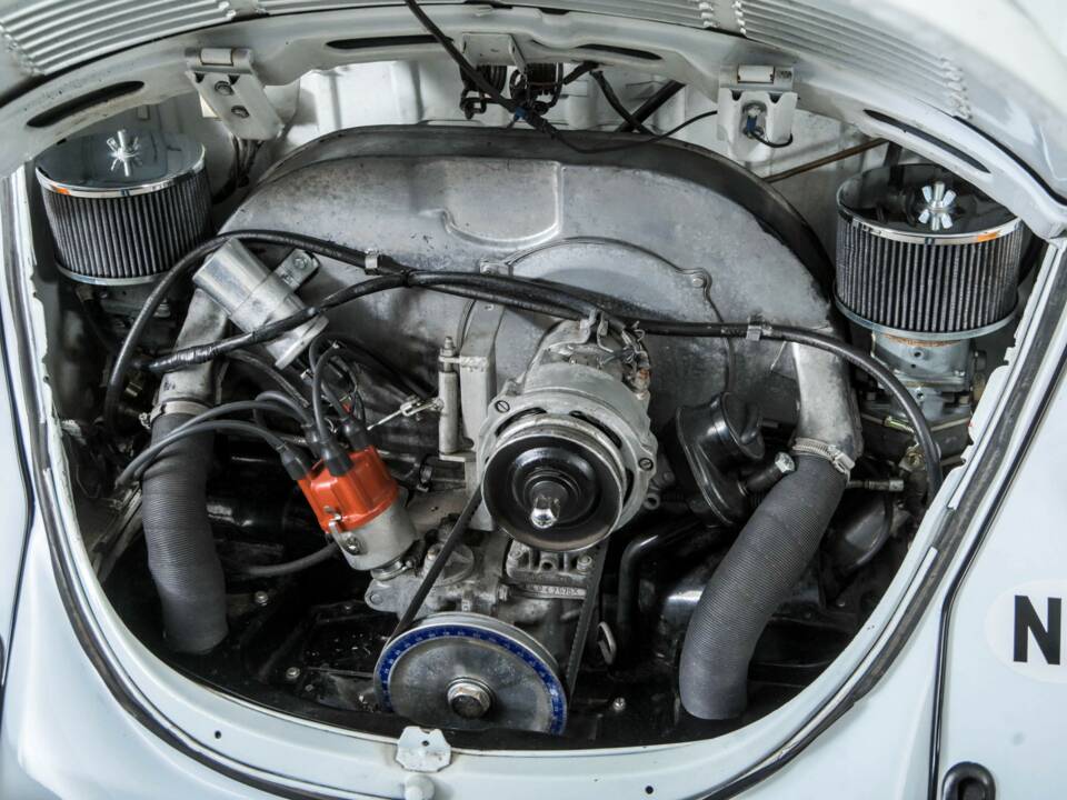 Bild 37/50 von Volkswagen Käfer 1303 LS (1976)