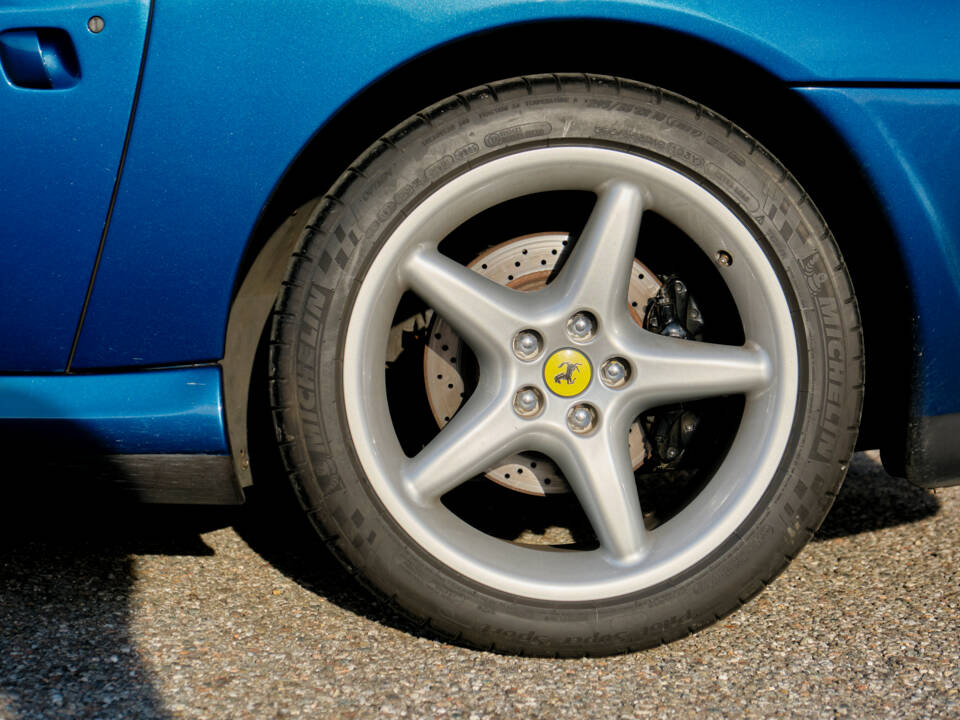 Image 12/72 of Ferrari 550 Maranello (2000)