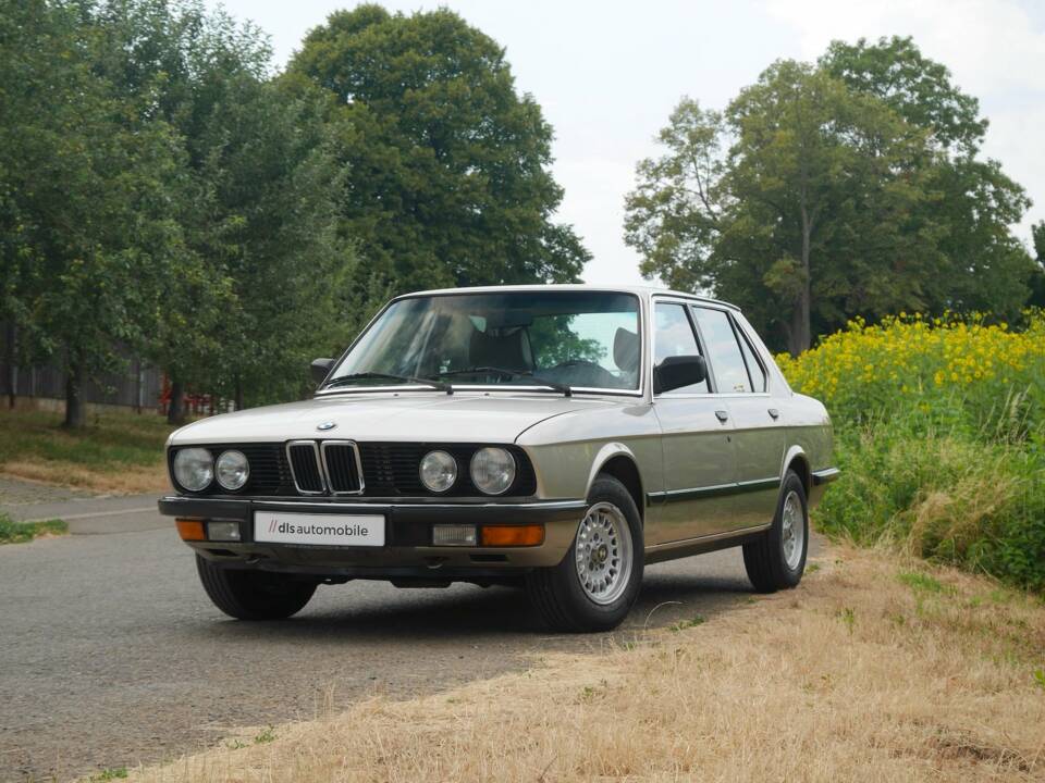 Image 42/42 of BMW 528i (1900)