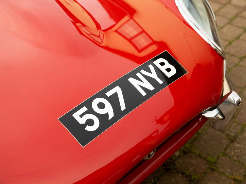 Image 17/50 of Jaguar E-Type 3.8 Flat Floor (1961)