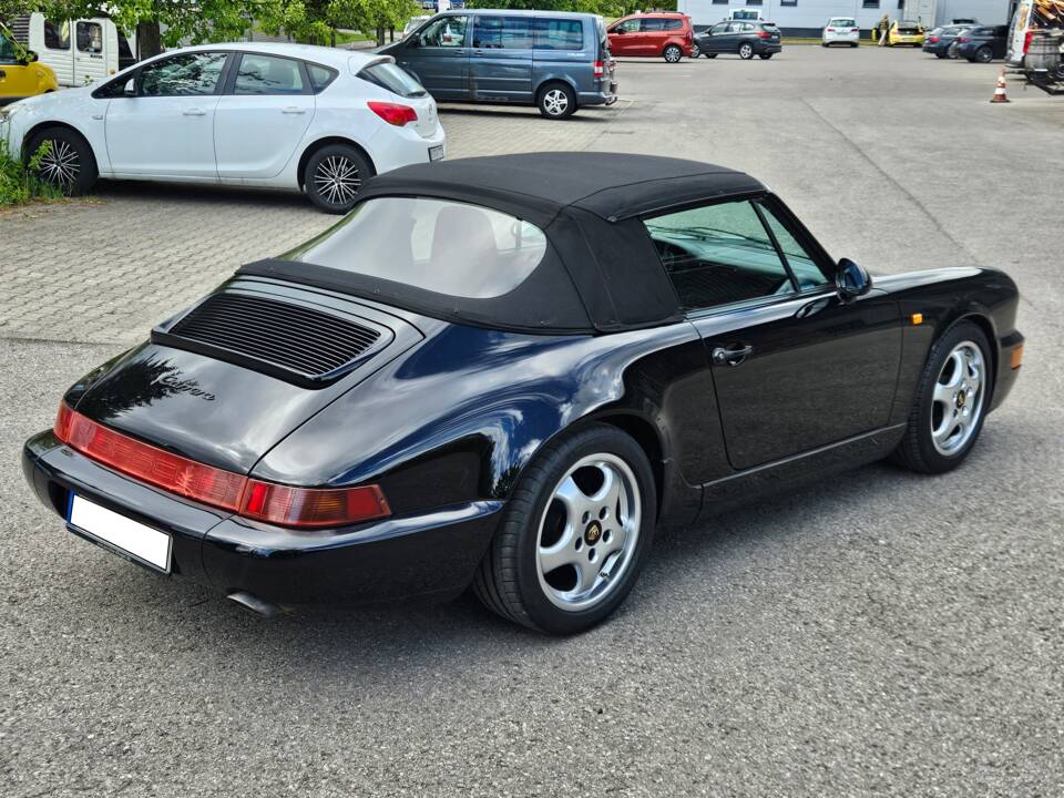 Image 13/14 of Porsche 911 Carrera 2 (1992)