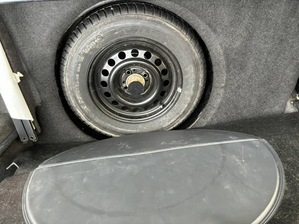Image 4/40 of BMW 320i (1992)