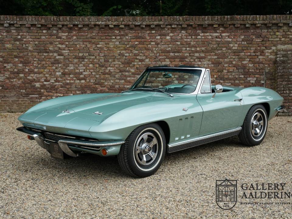 Image 1/50 of Chevrolet Corvette Sting Ray Convertible (1966)