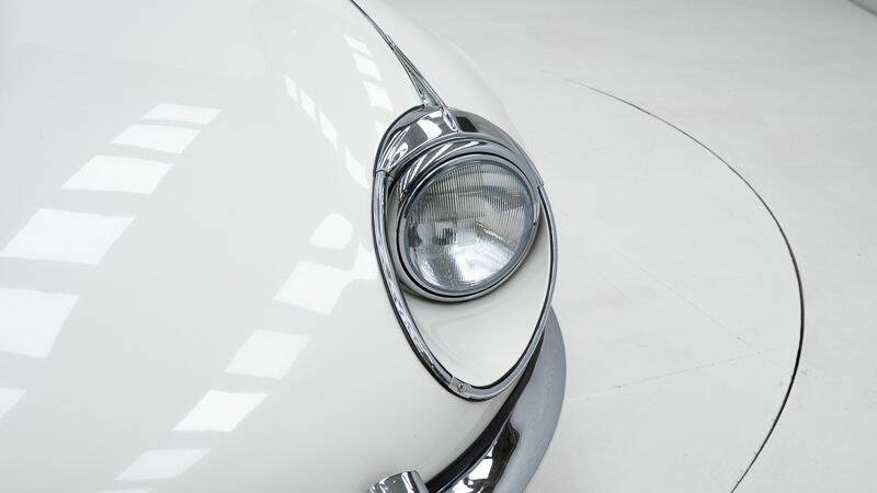 Immagine 11/15 di Jaguar E-Type V12 (1974)