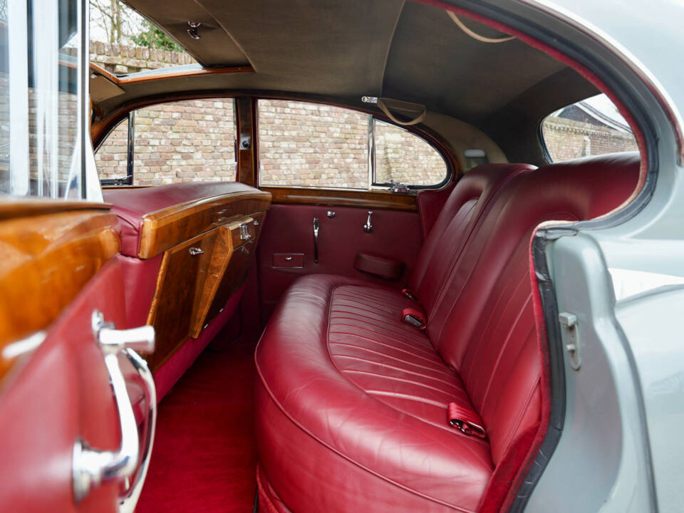 Image 50/50 de Jaguar Mk IX (1959)