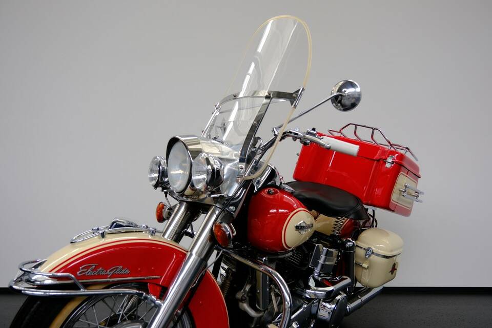 Image 33/75 of Harley-Davidson FL Panhead (1965)