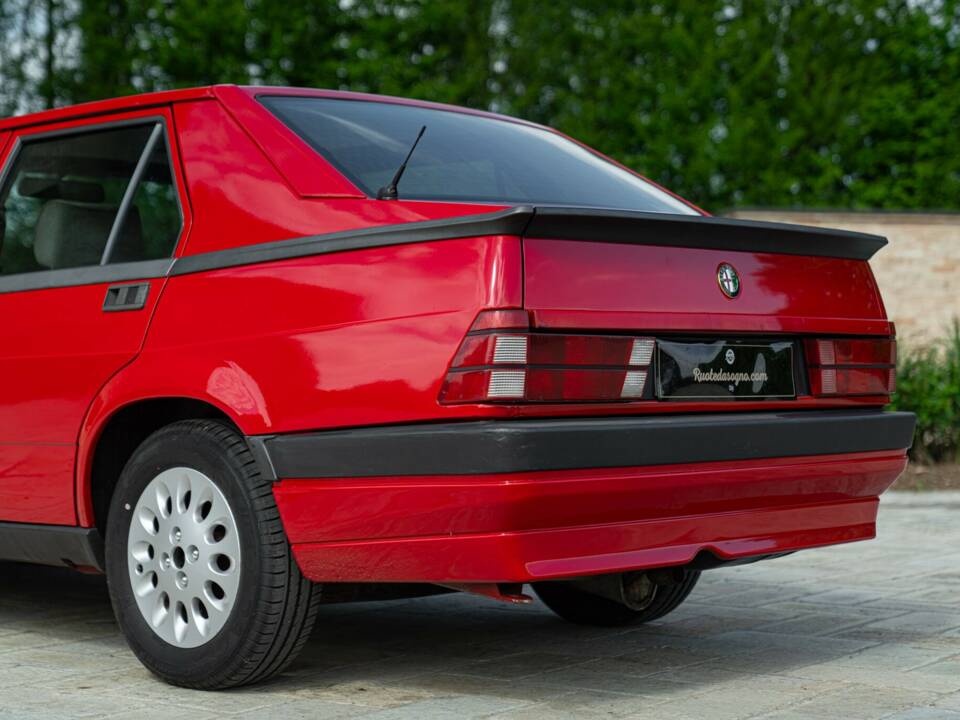 Image 13/47 of Alfa Romeo 75 1.6 (1991)