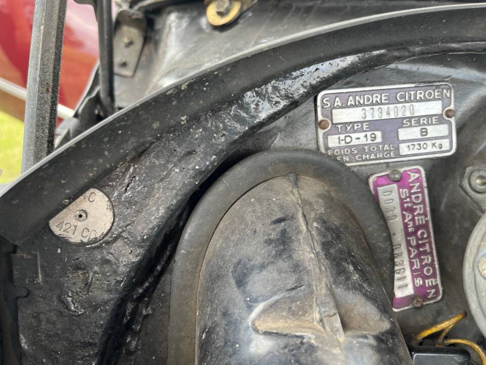 Image 13/16 of Citroën ID 19 (1968)