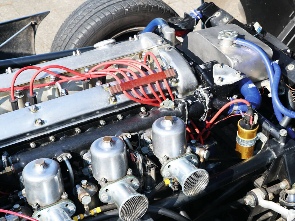 Image 57/60 of Jaguar D-Type (1967)
