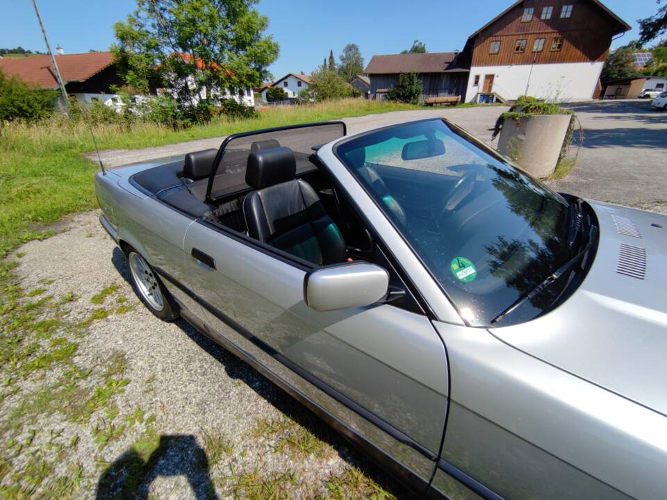 Bild 7/18 von BMW 320i (1998)