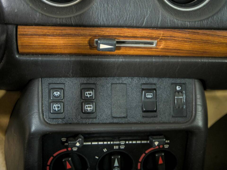 Afbeelding 20/50 van Mercedes-Benz 200 T (1982)