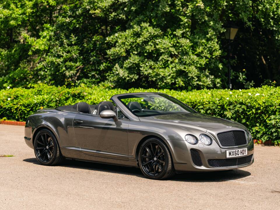 Immagine 16/50 di Bentley Continental GTC (2010)
