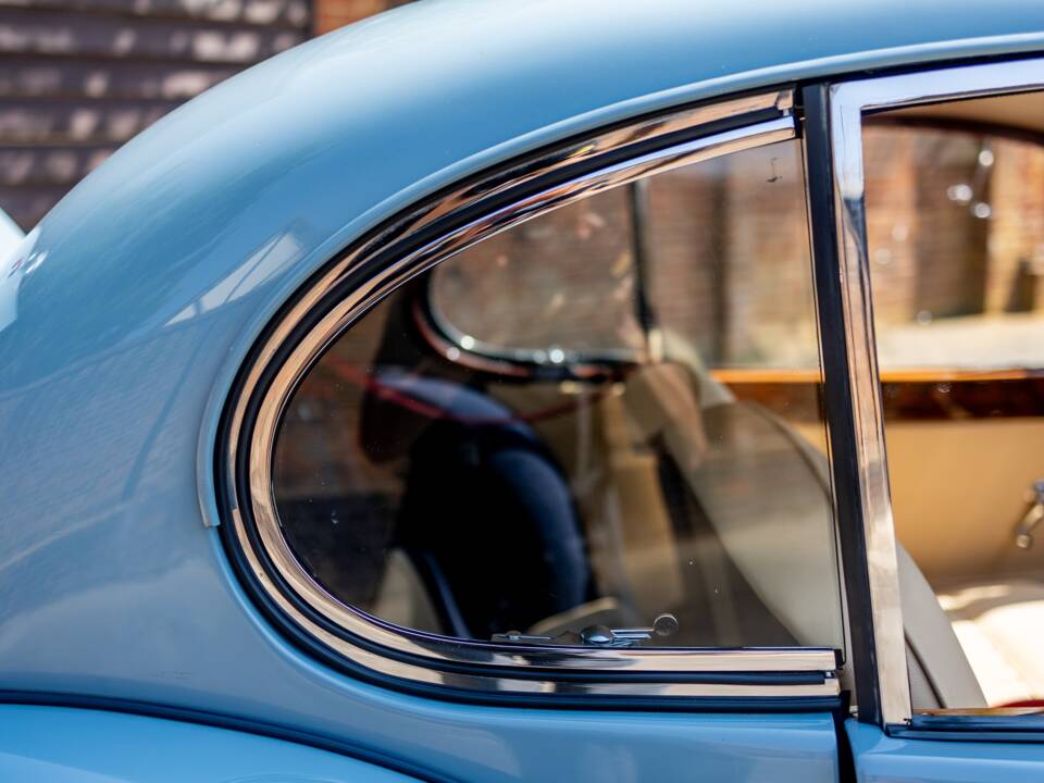 Image 19/50 of Jaguar XK 140 FHC (1955)