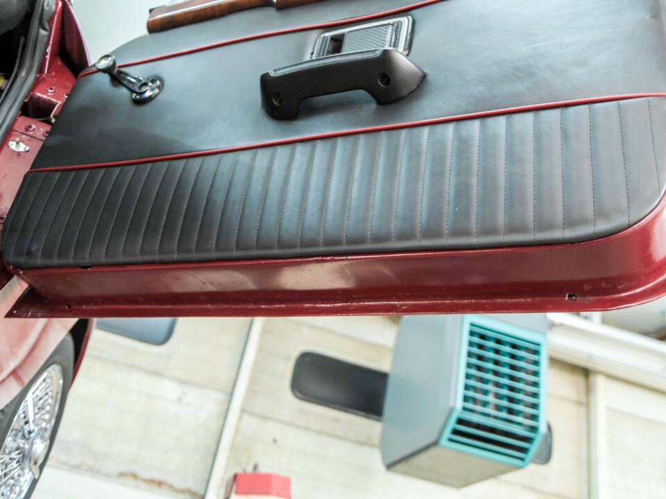 Image 45/50 de MG MGB (1979)