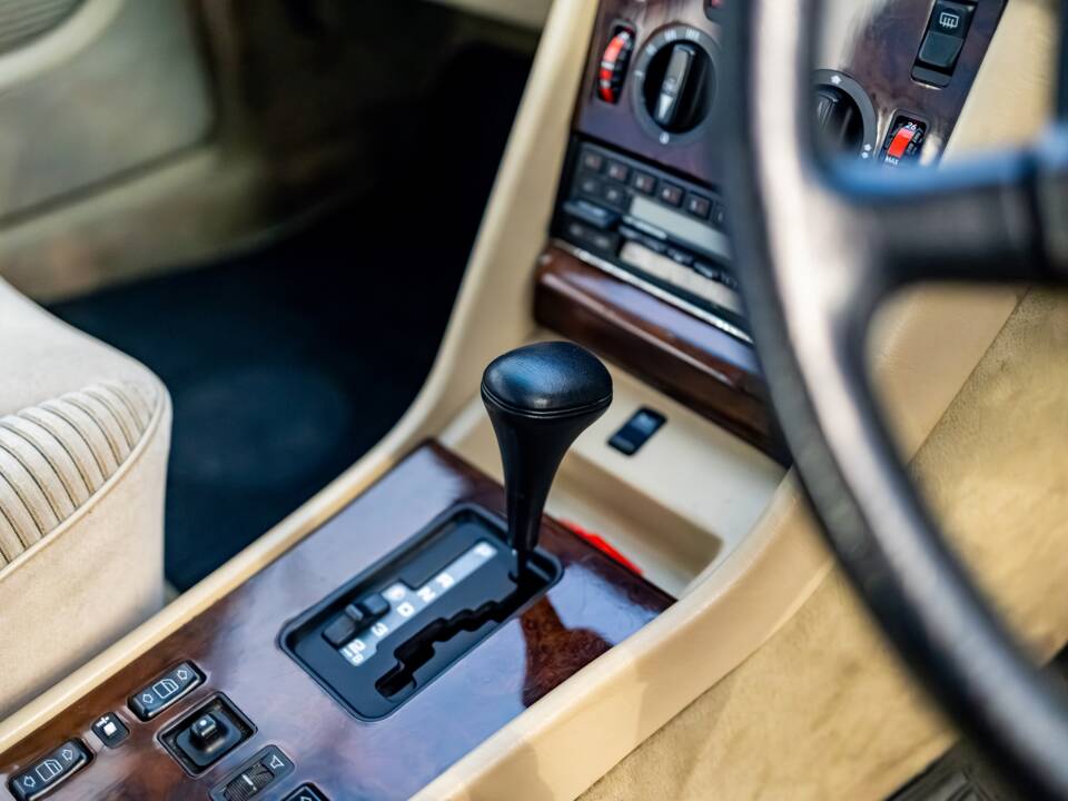Bild 40/49 von Mercedes-Benz 560 SEL (1986)