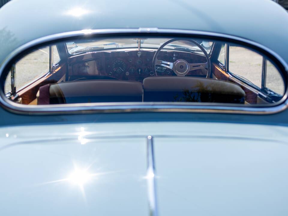 Image 21/50 of Jaguar XK 140 FHC (1955)