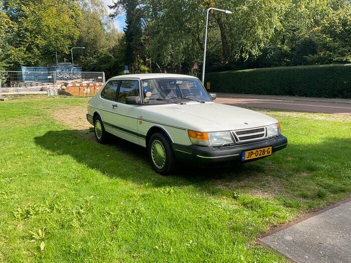 Image 3/7 of Saab 900 SE 2.0i 16V (1990)