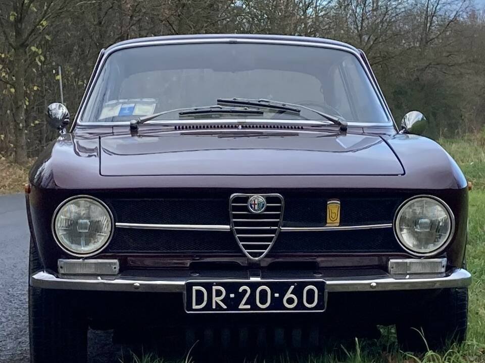 Image 1/15 of Alfa Romeo Giulia GT 1300 Junior (1971)