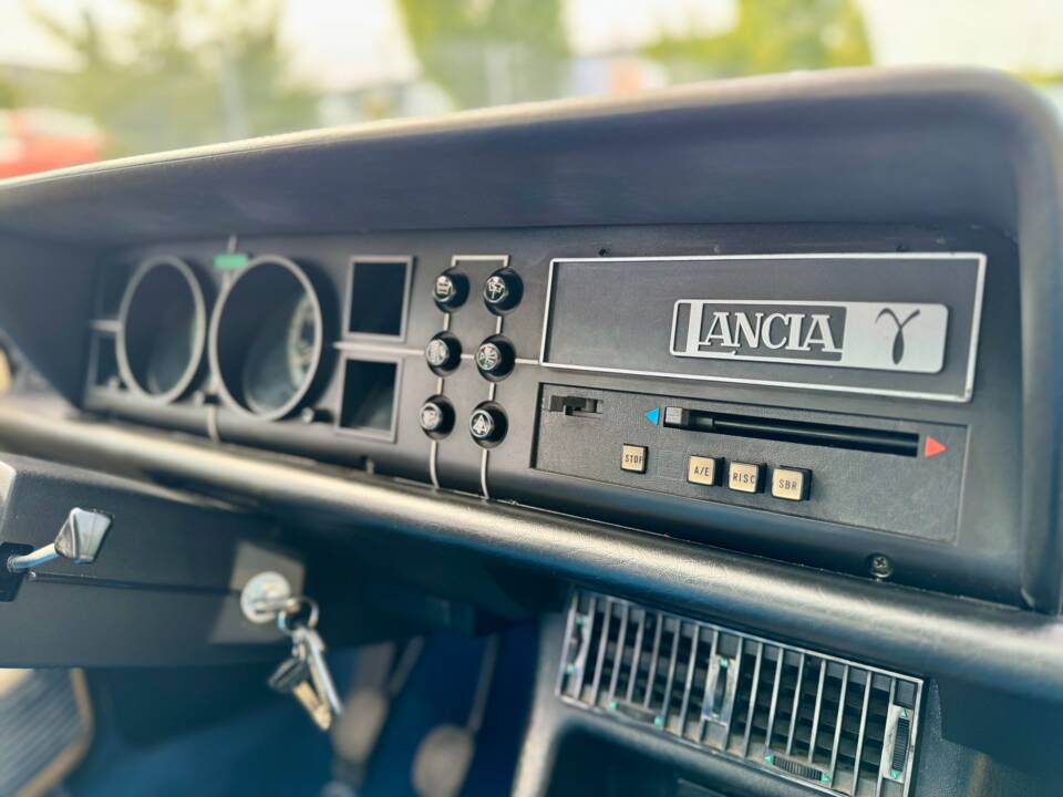 Immagine 21/33 di Lancia Gamma Coupe 2000 (1978)